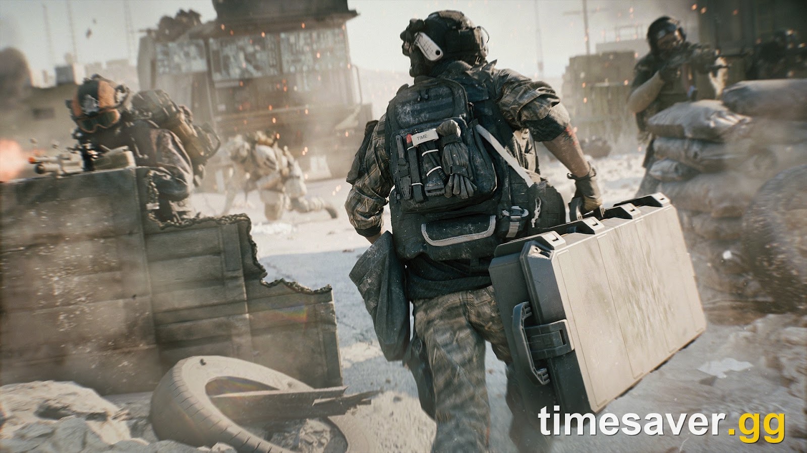 Battlefield REDSEC Gauntlet screenshot of a soldier sprinting through a dust-blown compound carrying a Heist case while squadmates fight behind him